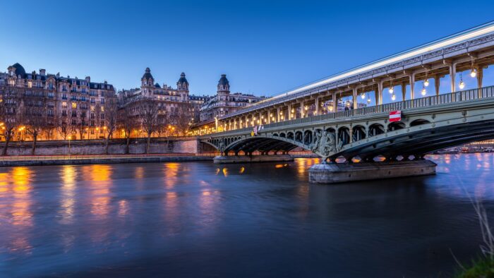 ESCAPADE PARISIENNE