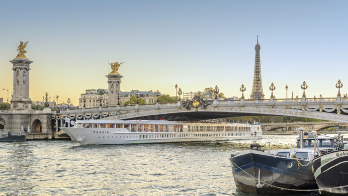 ESCAPADE PARISIENNE – Image 2