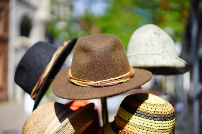 CHAPEAUX ET SAVOIR-FAIRE