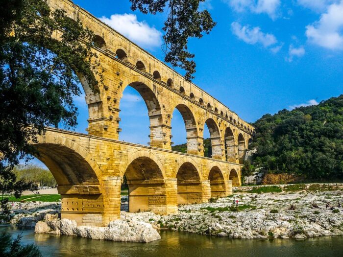 PONT DU GARE ET NÎMES