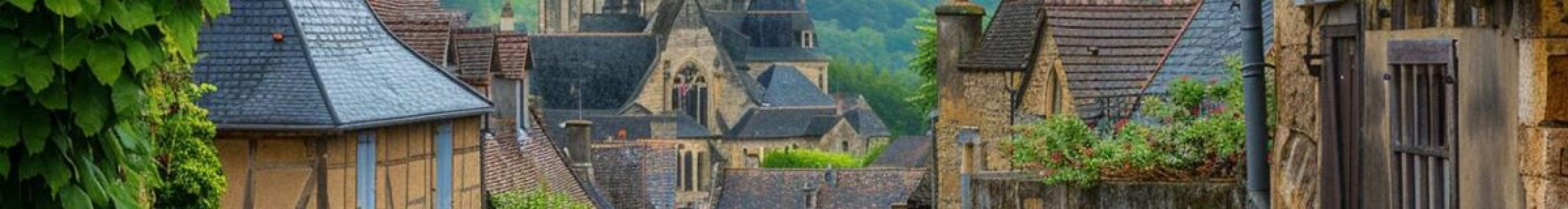 partez-a-la-rencontre-de-saint-flour-joyau-medieval-et-naturel-du-cantal-scaled